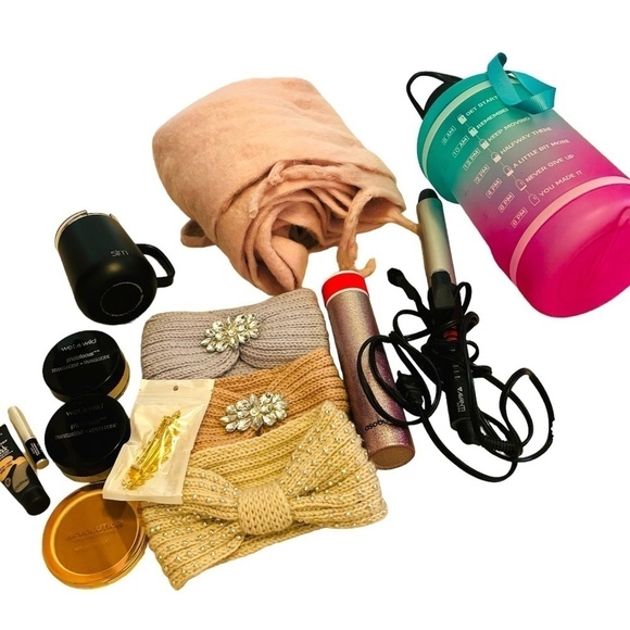 Girly Stuff Assorted Bundle Assorted Lot, Makeup Waterbottle, Hair accessories - Picture 2 of 11